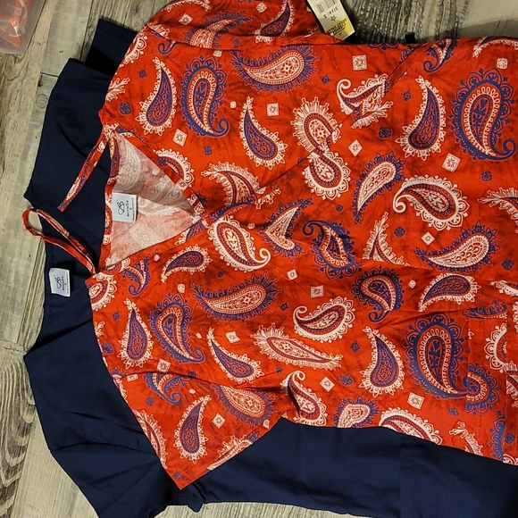 Bobbie Brooks Tops - 🥳 2 Scrub Tops